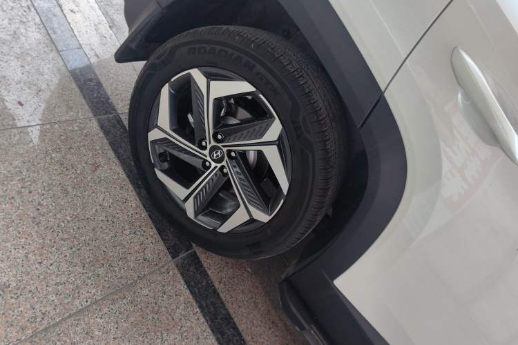 Used Hyundai Tucson 2023 Tucson L 1.5T Automatic Two-Wheel Drive DLX Luxury Edition Right Rear Wheel Hub