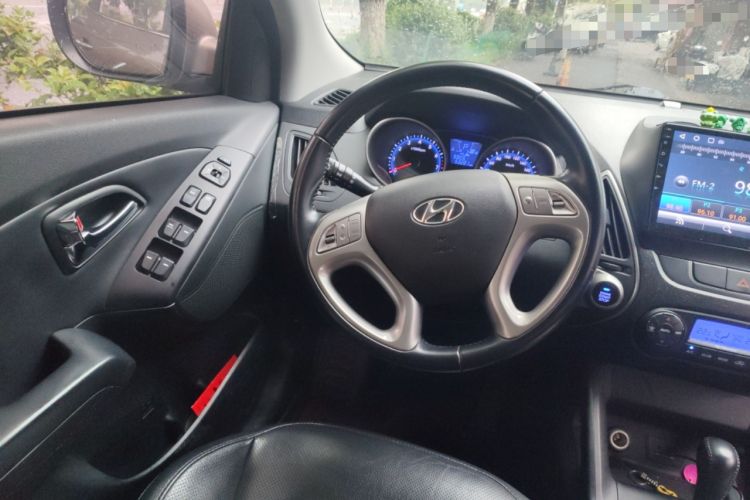 Used Hyundai ix35 2015 2.0L Automatic 2WD Smart Type China IV