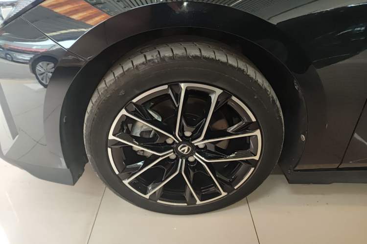 Used Changan UNI-V iDD 2024 Blue Whale Smart Electric iDD 136km Luxury Model
