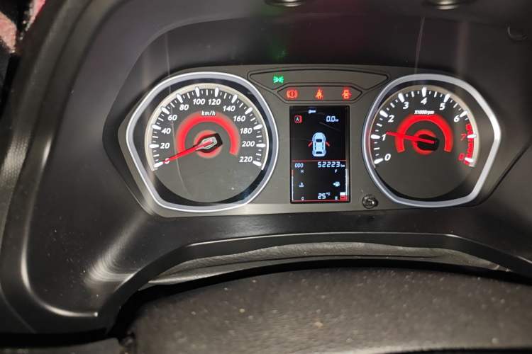 Used Soueast DX3 2018 1.5T SRG Manual Flagship Model Odometer Close Up