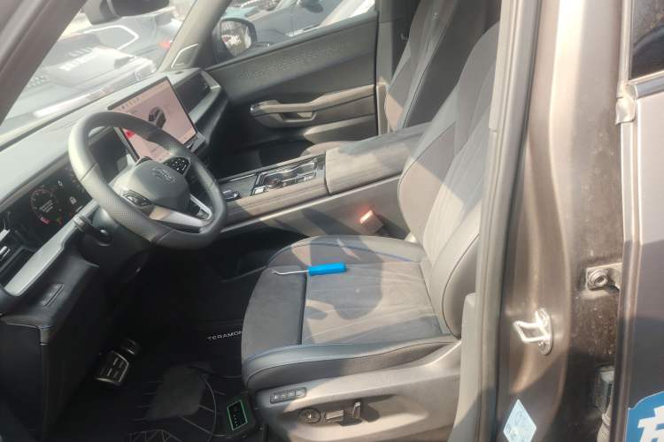 Used Volkswagen Teramont 2025 Tiguan Pro 450TSI Four-Wheel Drive Summit Edition
