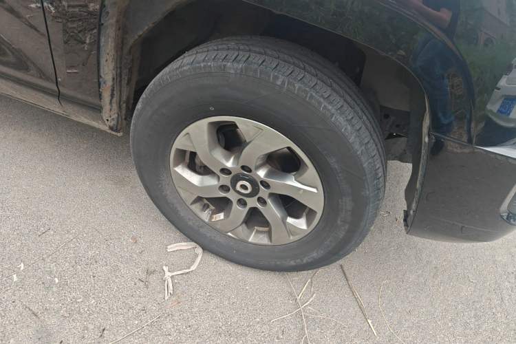 Used Great Wall King Kong Poer 2023 2.0T Automatic Gasoline 4x4 Elite Trim Standard Box GW4C20C Right Front Wheel Hub