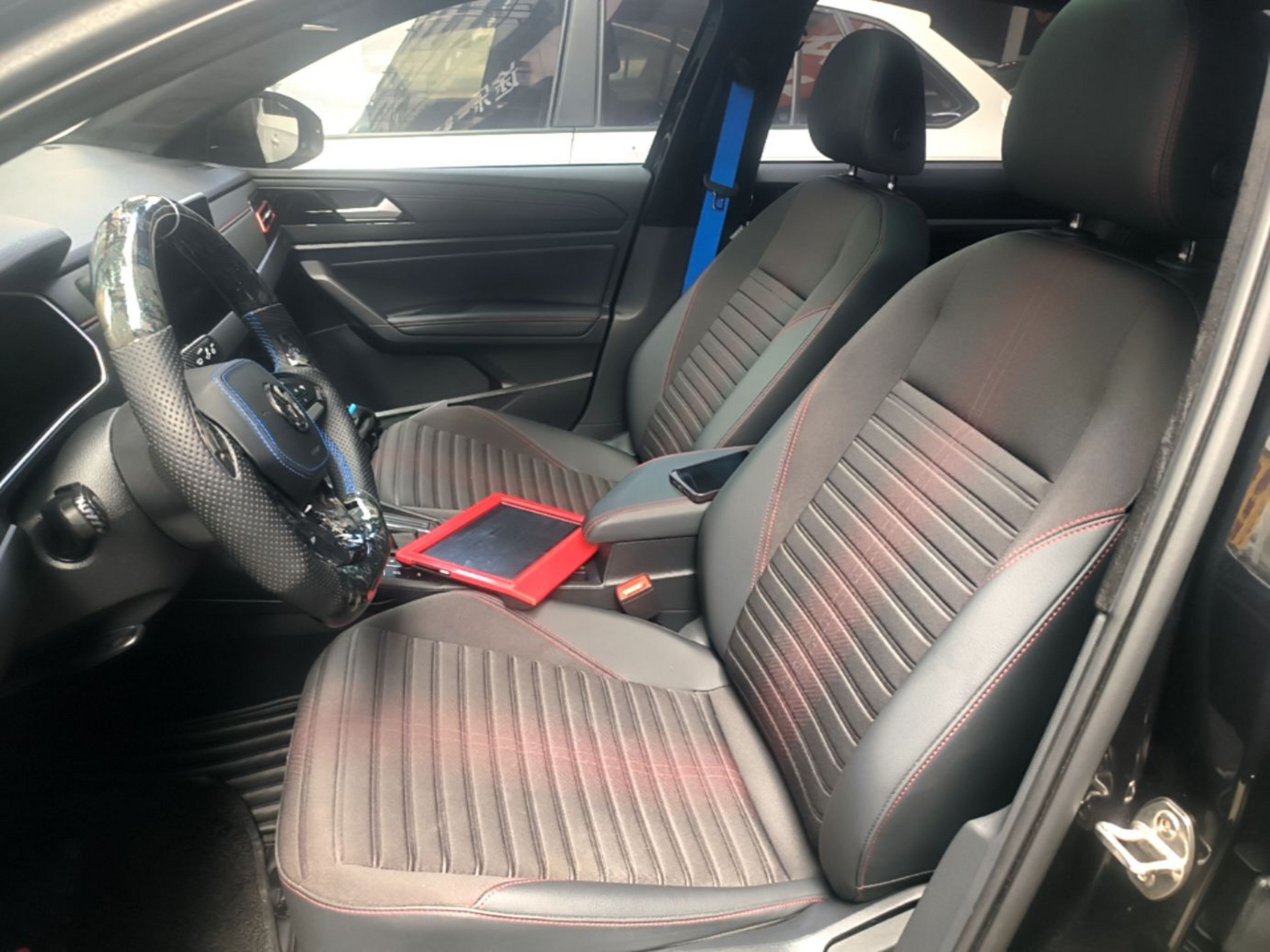 Interior delantero
