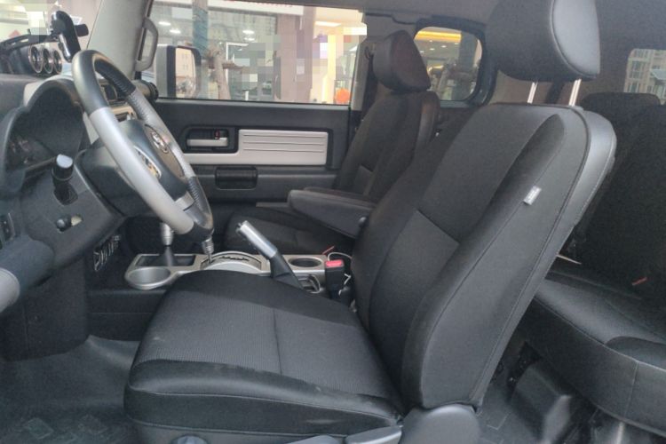 Used Toyota FJ Cruiser 2013 4.0L Left Front Seat