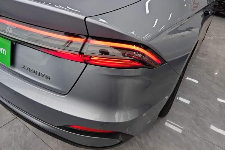 Used Lincoln Z 2025 2.0T Prestige Hybrid Edition
