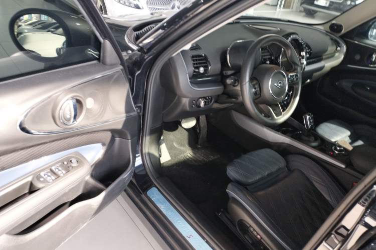 Used MINI Clubman 2023 2.0T COOPER S Connoisseur