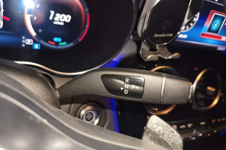 Used Mercedes-Benz C-Class 2020 Restyled C 260 Sport Edition Gear Lever