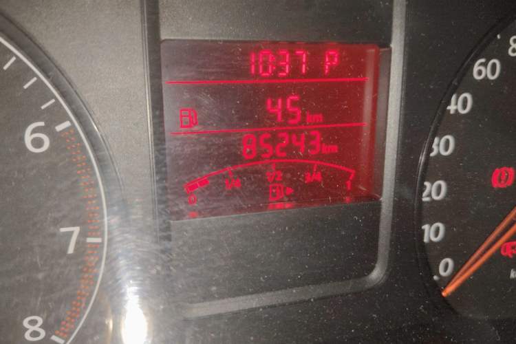 Used Volkswagen Polo 2011 1.6L Automatic ZhiKu Edition Odometer Close Up