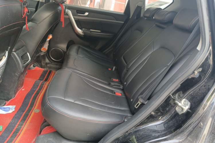 Used Haval H6 2016 Upgraded Model 1.5T Automatic Two-Wheel Drive Elite Version Left Rear Seat