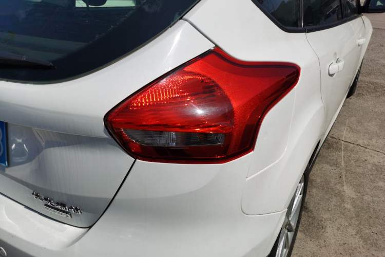 Used Ford Focus 2017 Hatchback EcoBoost 125 Manual – Ultra-Performance Style SmartDrive Edition