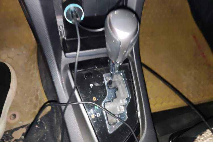 Used Toyota Corolla 2014 1.6L CVT GL Gear Lever