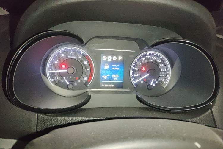 Used Dongfeng Aeolus AX7 2016 2.0L Automatic Zhiyi Trim