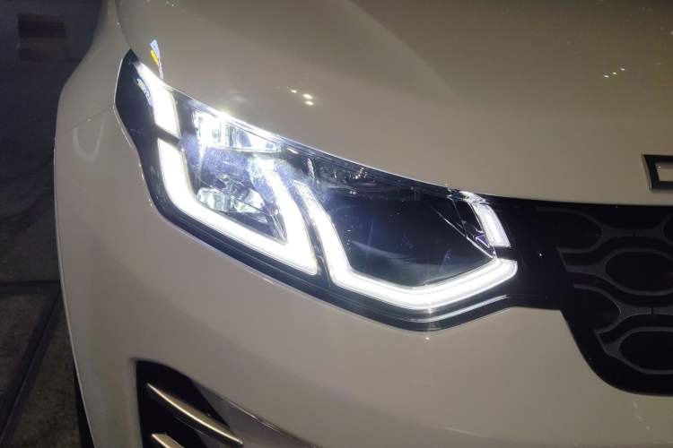 Used Land Rover Discovery Sport 2025 249 PS Performance Tech Edition
