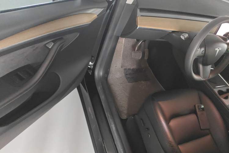 Used Tesla Model Y 2022 Rear-Wheel-Drive Version
