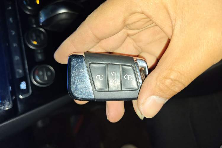 Used Volkswagen Magotan 2017 330TSI DSG Luxury Model Vehicle Key