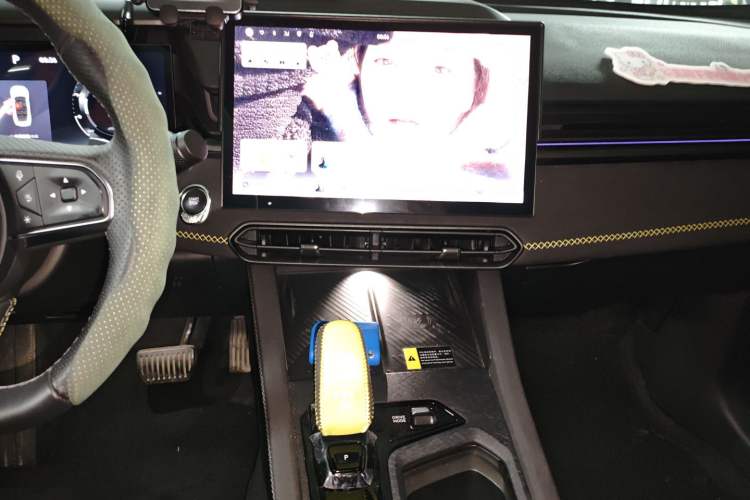 Used Lynk & Co 03 2023 1.5TD DCT JingPro Audio And AC Panel