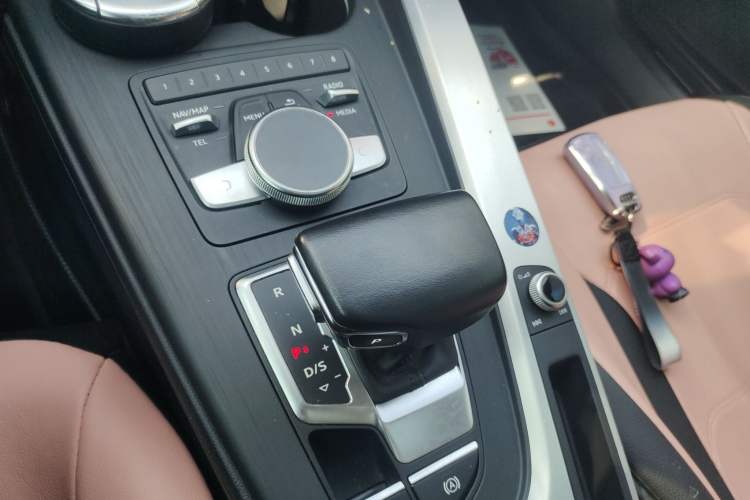 Used Audi A4L 2019 40 TFSI Fashion Version China V