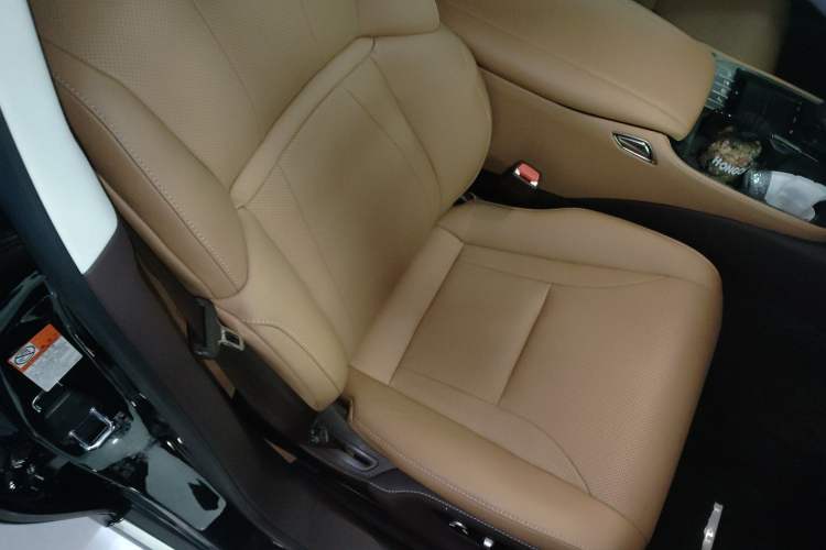 Used Lexus LS 2018 500h Excellence Edition China VI standard