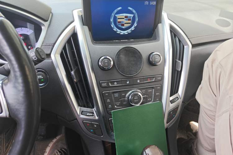 Used Cadillac SRX 2012 3.0L Elite Edition Audio And AC Panel