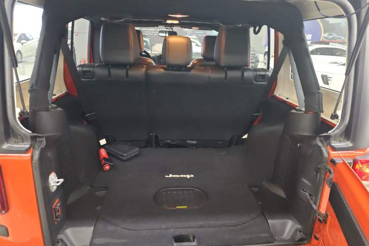 Used Jeep Wrangler 2015 3.0L Sahara Four-Door Edition