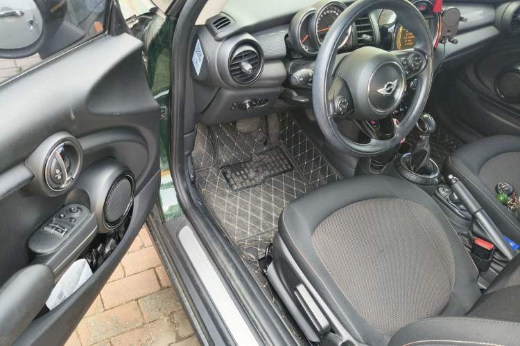 Used MINI 2014 1.5T COOPER Fun