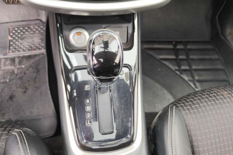 Used Nissan Tiida 2016 1.6L CVT Smart Drive Edition Gear Lever