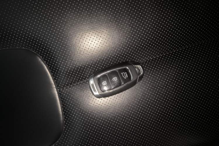 Used Hyundai Santa Fe 2023 Traveler 380T GDi Automatic Two-Wheel Drive GLX Elite Edition
