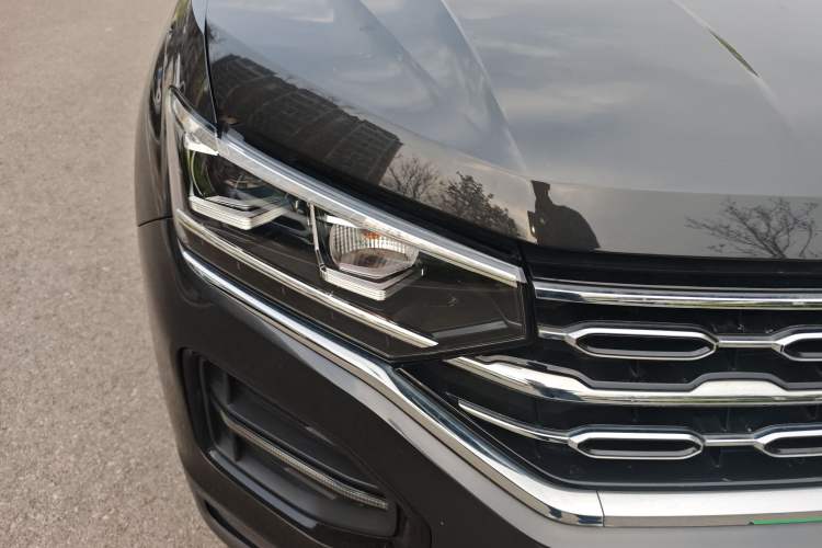 Used Volkswagen Tayron 2022 280TSI Two-Wheel Drive Luxury Smart Connectivity Version Right Front Headlight