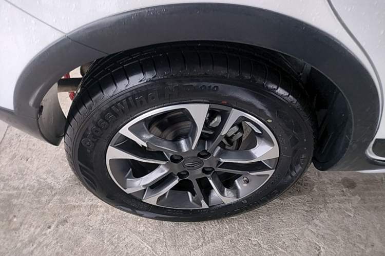 Used Geely Auto Vision X3 2019 Upgraded Model 1.5L Manual Luxury Version
