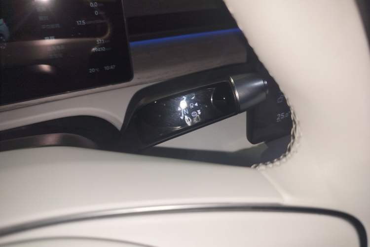 Used XPeng X9 2024 702 Ultra-Long Range Pro Gear Lever