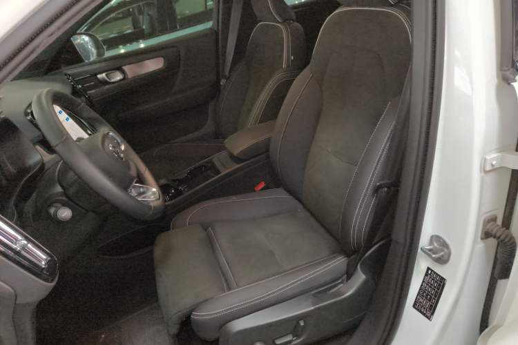 Used Volvo C40 2024 Long-Range PRO Version