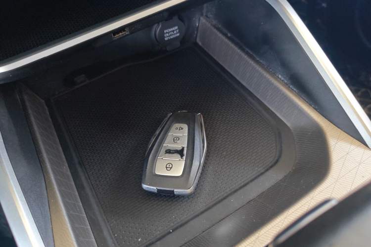 Used Geely Auto Emgrand 2023 4th Generation Champion Edition 1.5L CVT Prestige Model
