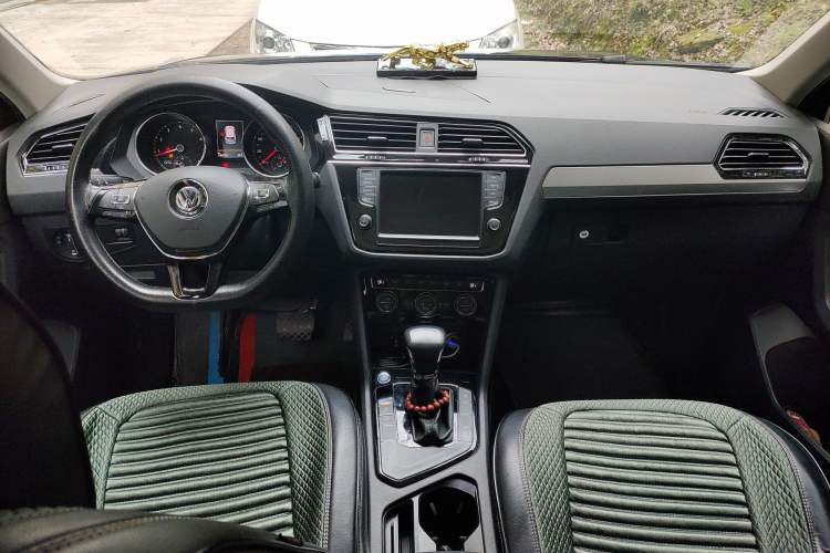 Used Volkswagen Tiguan L 2017 330TSI Automatic Two-Wheel Drive Luxury Edition
