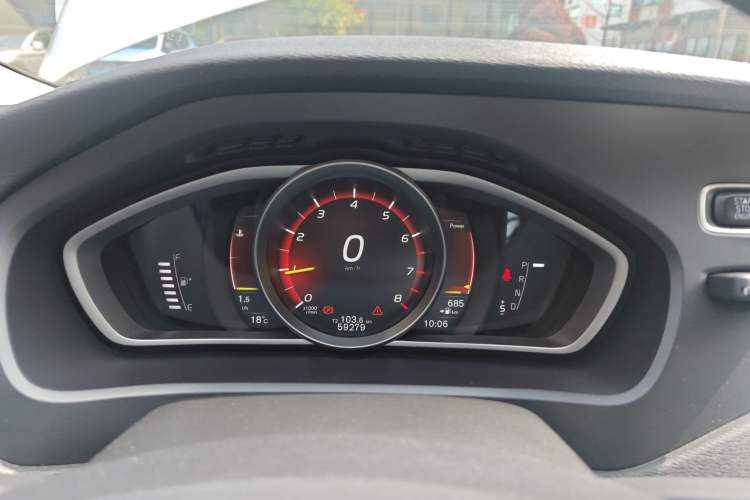Used Volvo V40 2018 T3 Zhiya Edition Instrument Cluster