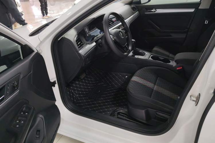 Used Volkswagen Lamando 2019 230TSI DSG Fashion Edition China VI