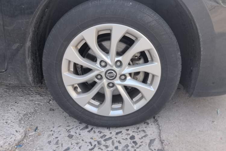 Used Nissan Sylphy 2019 1.6XV CVT Smart Connect Luxury Edition China V Standard Right Front Wheel Hub
