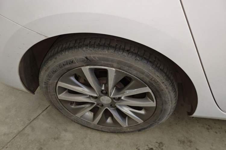 Used Buick GL6 2021 323T Mild Hybrid Connect Luxury Model Right Rear Wheel Hub