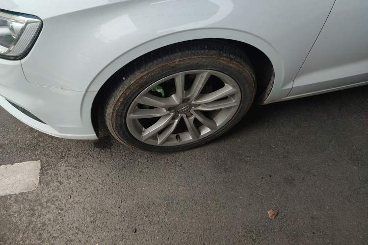 Used Audi A3 2018 30th Anniversary Edition Limousine 35 TFSI Ambition Model Left Front Wheel Hub