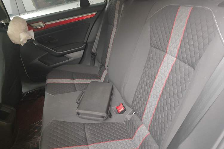 Used Volkswagen Lamando 2021 230TSI DSG Fashion Edition Left Rear Seat