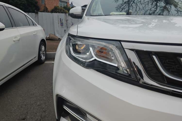 Used Geely Auto Emgrand X7 Sport 2020 1.8TD DCT Two-Wheel Drive Smart Connect 4G-Enabled Version
