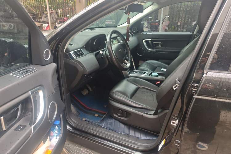 Used Land Rover Discovery Sport 2017 2.0T PURE Driver Seat