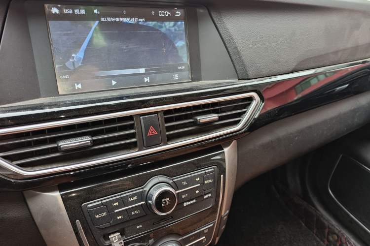 Used Zotye Domy X5 2015 1.5T Manual Luxury Version China IV Standard