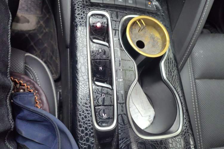 Used Buick Envision 2021 Encore Plus 652T 7-Seater Four-Wheel-Drive Luxury Model Gear Lever