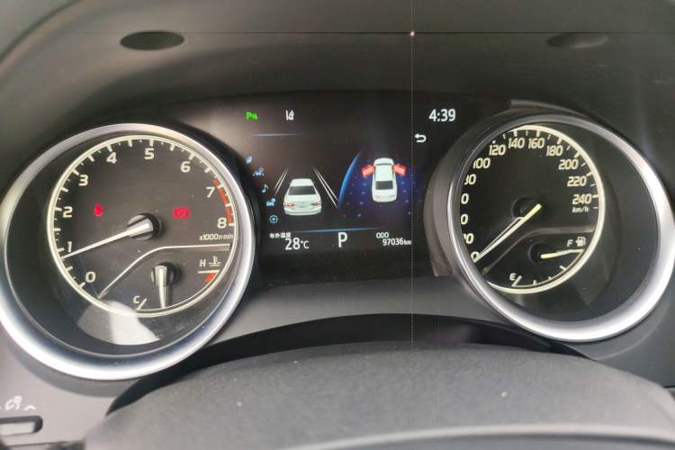 Used Toyota Camry 2021 2.0G Luxury Edition
