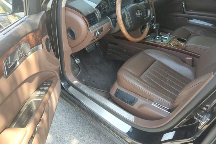 Used Volkswagen Phaeton 2011 3.6L V6 5-Seater Extended Comfort Version