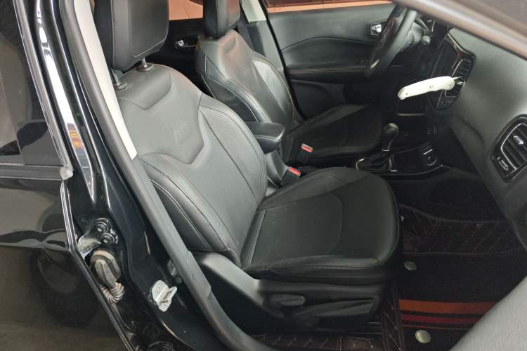 Used Jeep Compass 2017 200T Automatic Prestige Edition Right Front Seat