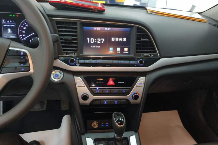 Used Hyundai Elantra (6th Generation / Lingdong) 2016 1.6L Automatic ZhiXuan – Elite Version Audio And AC Panel