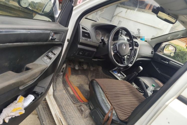 Used Foton Tunland 2018 2.8T E5 Two-Wheel-Drive Comfort Version with Long Wheelbase Equipped with 4J28TC4 Engine
