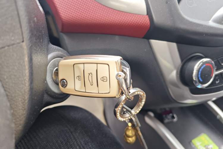 Used CHANGAN Benni 2015 1.4L IMT Prestige Model China V Standard