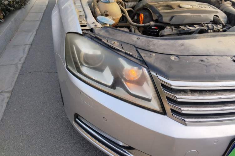 Used Volkswagen Magotan 2012 1.8TSI Prestige Model Right Front Headlight